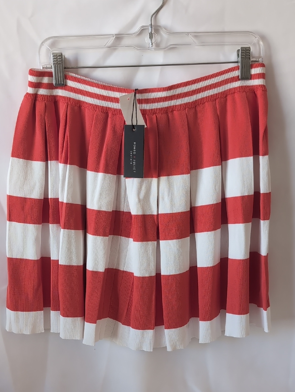 Romeo + Juliet Couture Pleated Skater Skirt